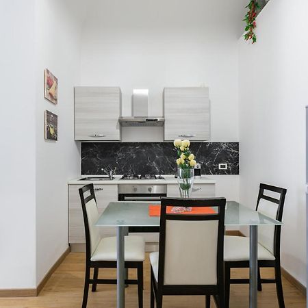 Corso Dei Mille Station Flat With Balcony Apartment Palermo Exterior photo